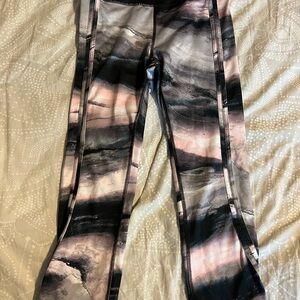 Tek Gear Abstract Pattern Leggings